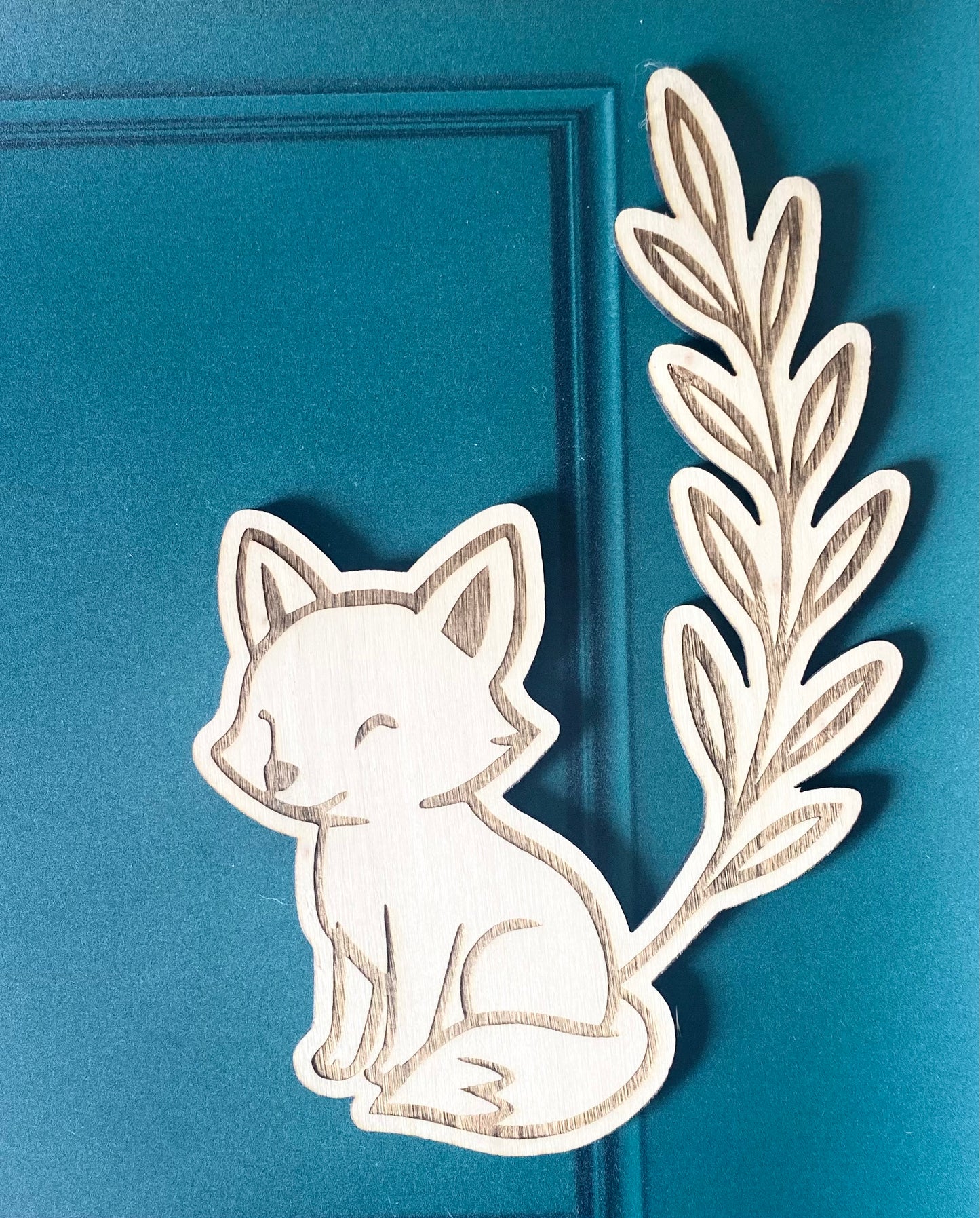 Prénom mural personnalisé en bois avec décorations | Décoration chambre bébé ou enfant | Grav' & Vous