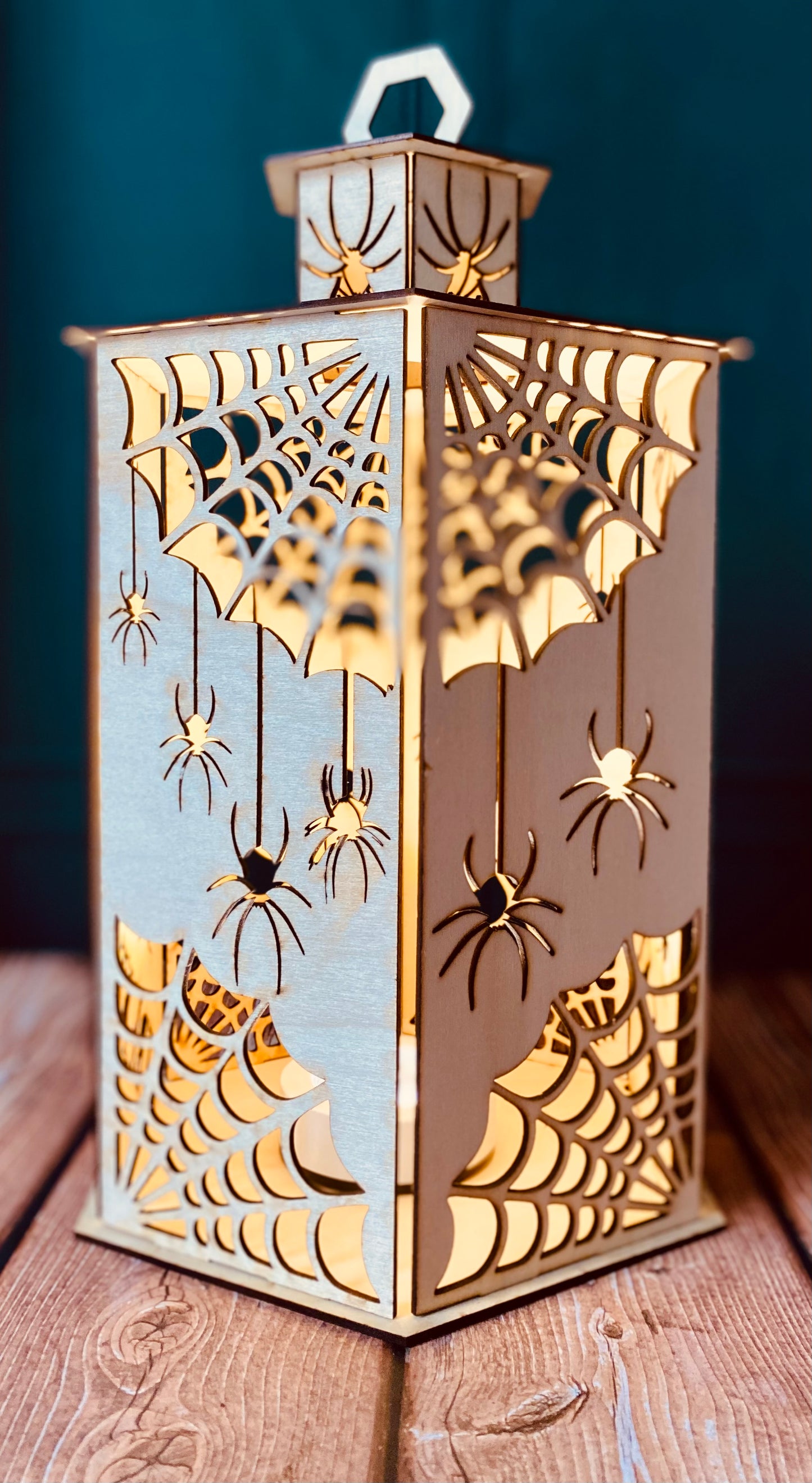 Lanterne en bois – Trick or Treat avec LED – Grav' & Vous🎃