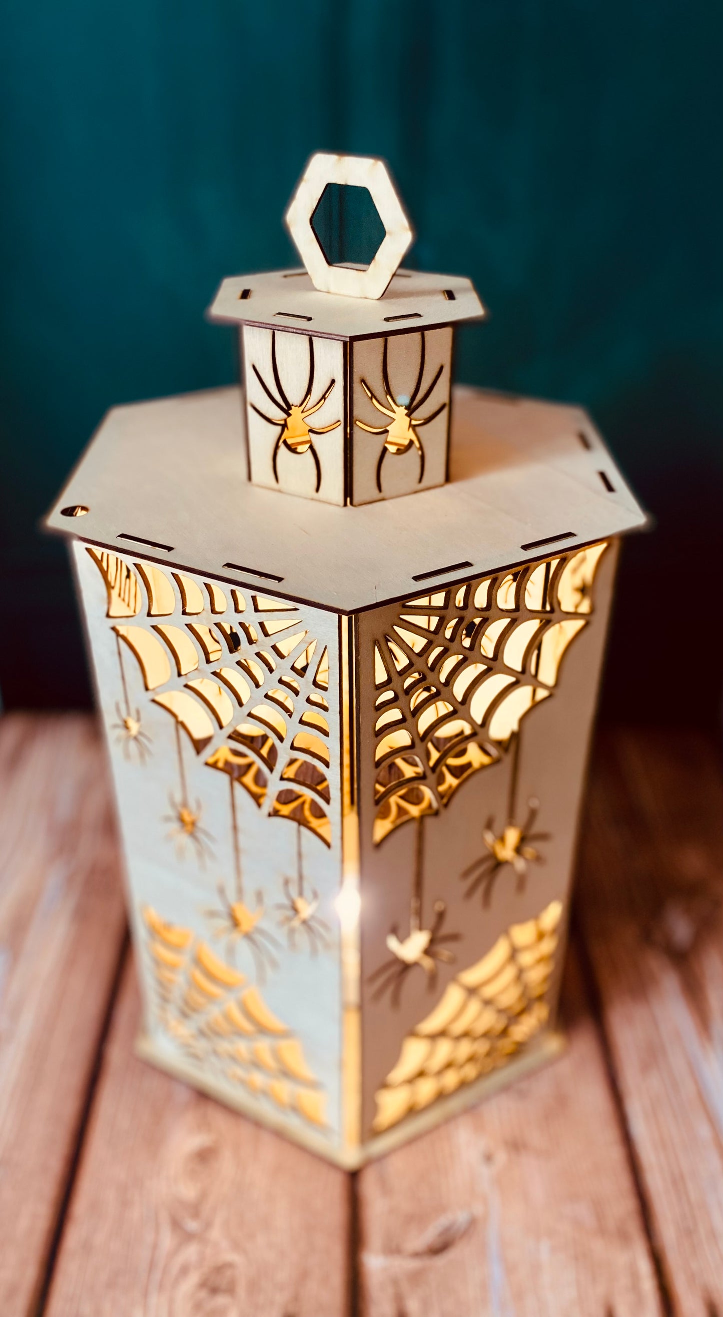 Lanterne en bois – Trick or Treat avec LED – Grav' & Vous🎃