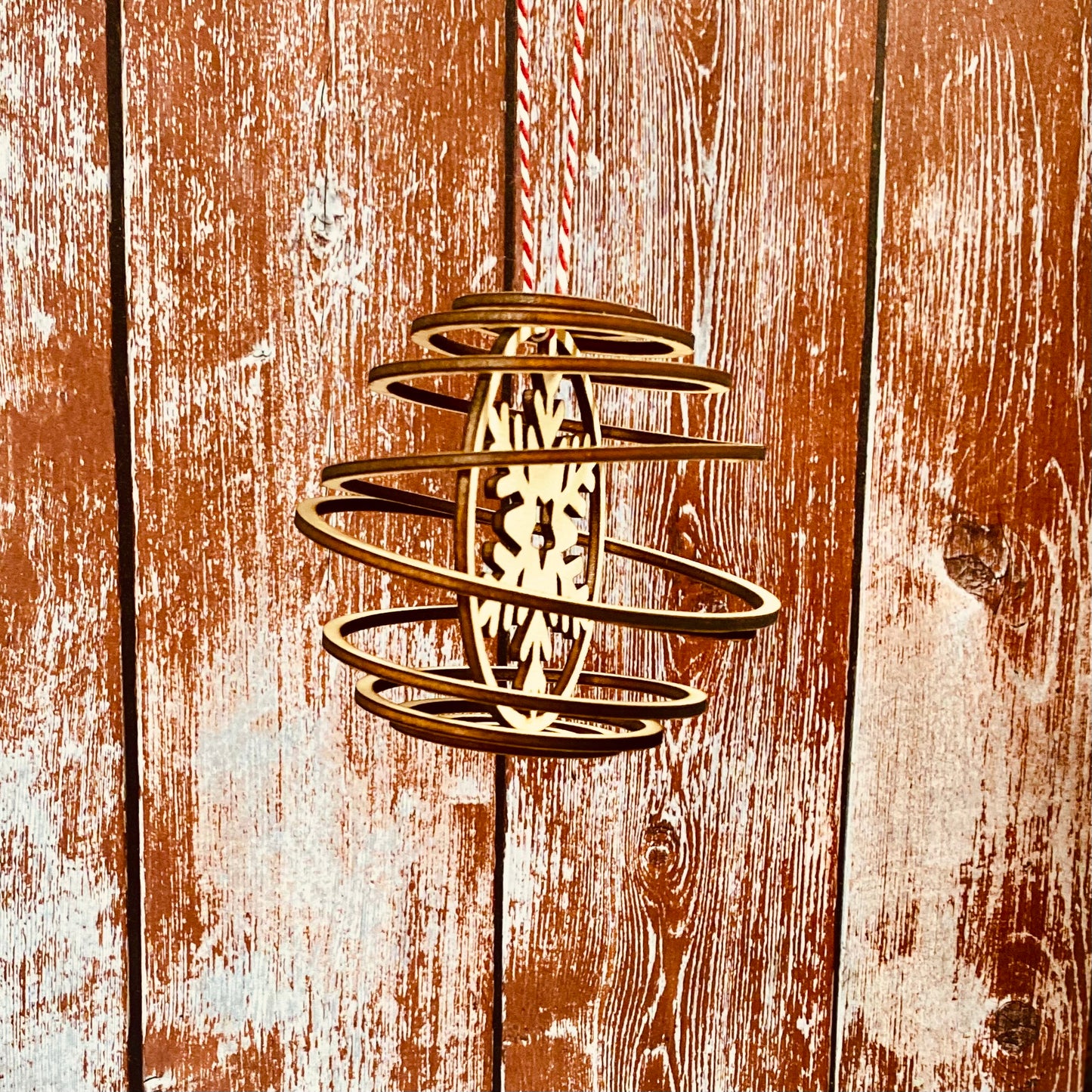 NOËL | Boule de Noël Spirale en Bois | Flocon | Grav' & Vous