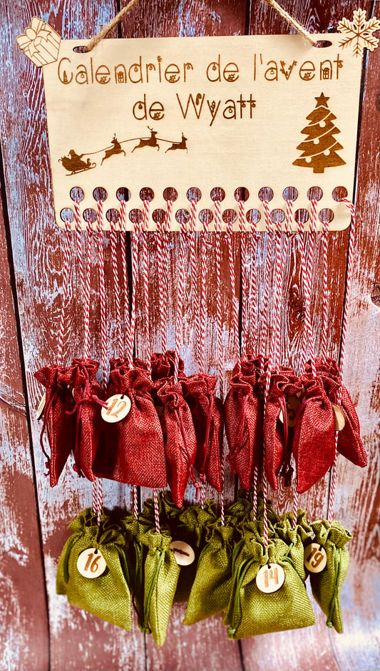 NOËL | Calendrier de l’Avent Personnalisé en Bois | Avec 24 Pochons et Décorations de Noël | Grav' & Vous