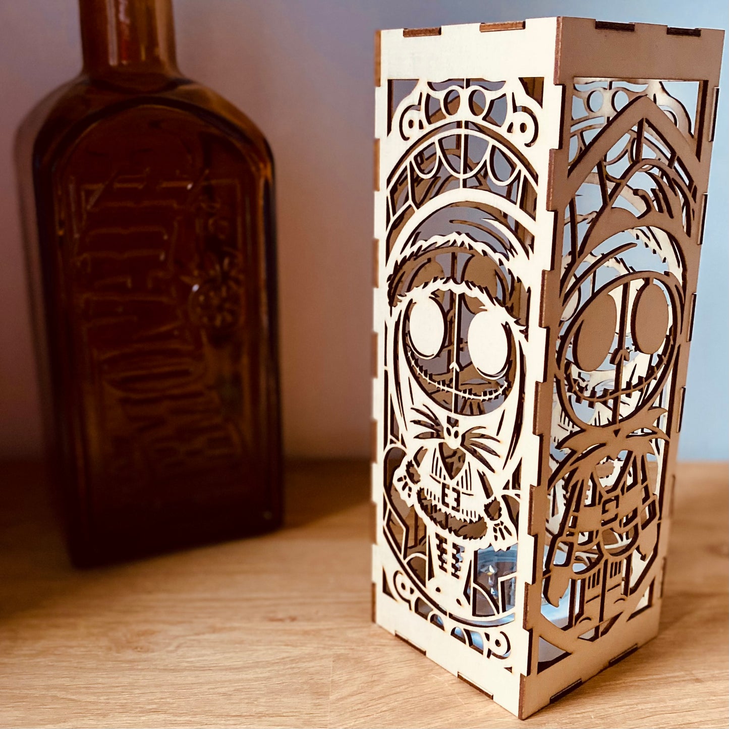 Lampe décorative en bois | Ajourée | Grav' & Vous