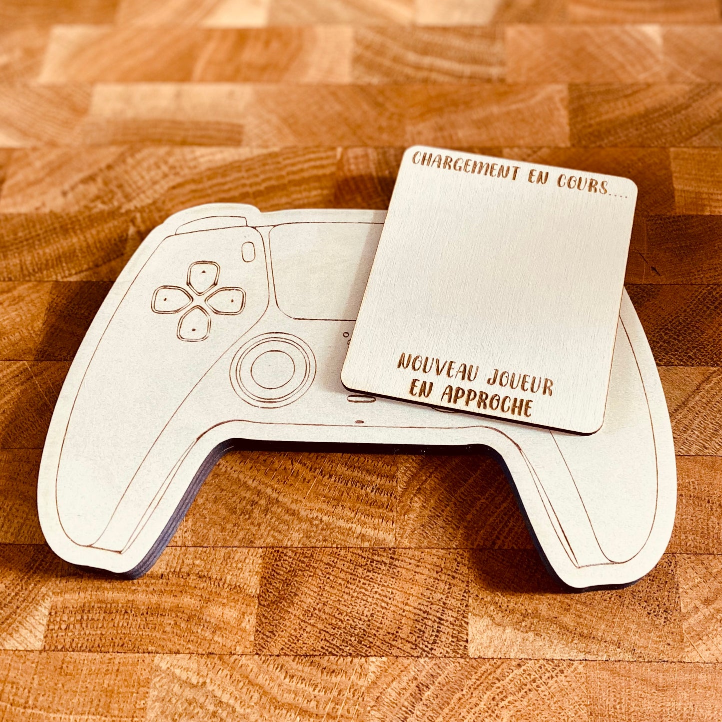 Manette en bois personnalisée | Annonce grossesse (réplique PS5) | Grav' & Vous
