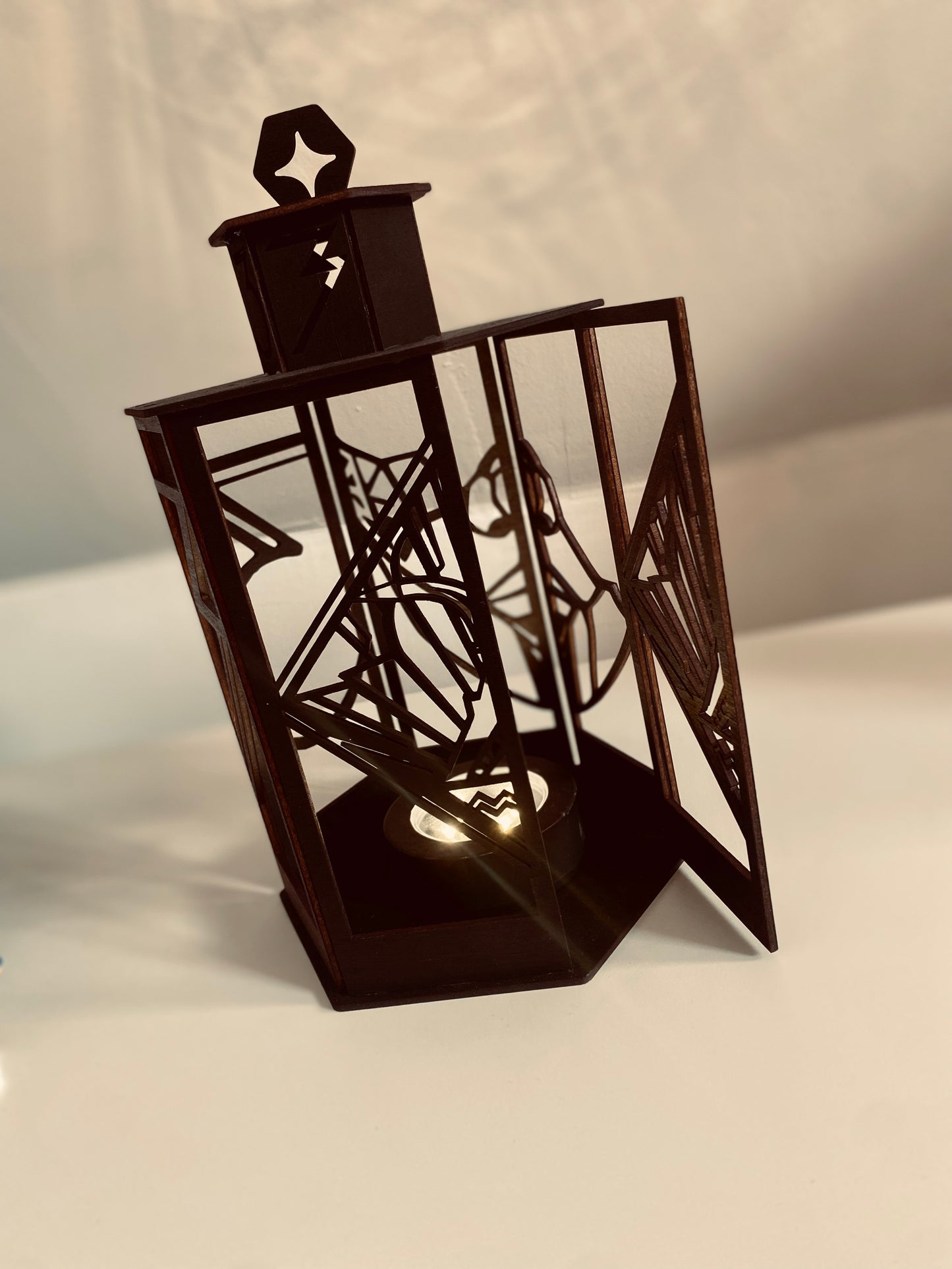 Lanterne Clair Obscur : Expédition 33 | Lampe Bois | Grav' & Vous