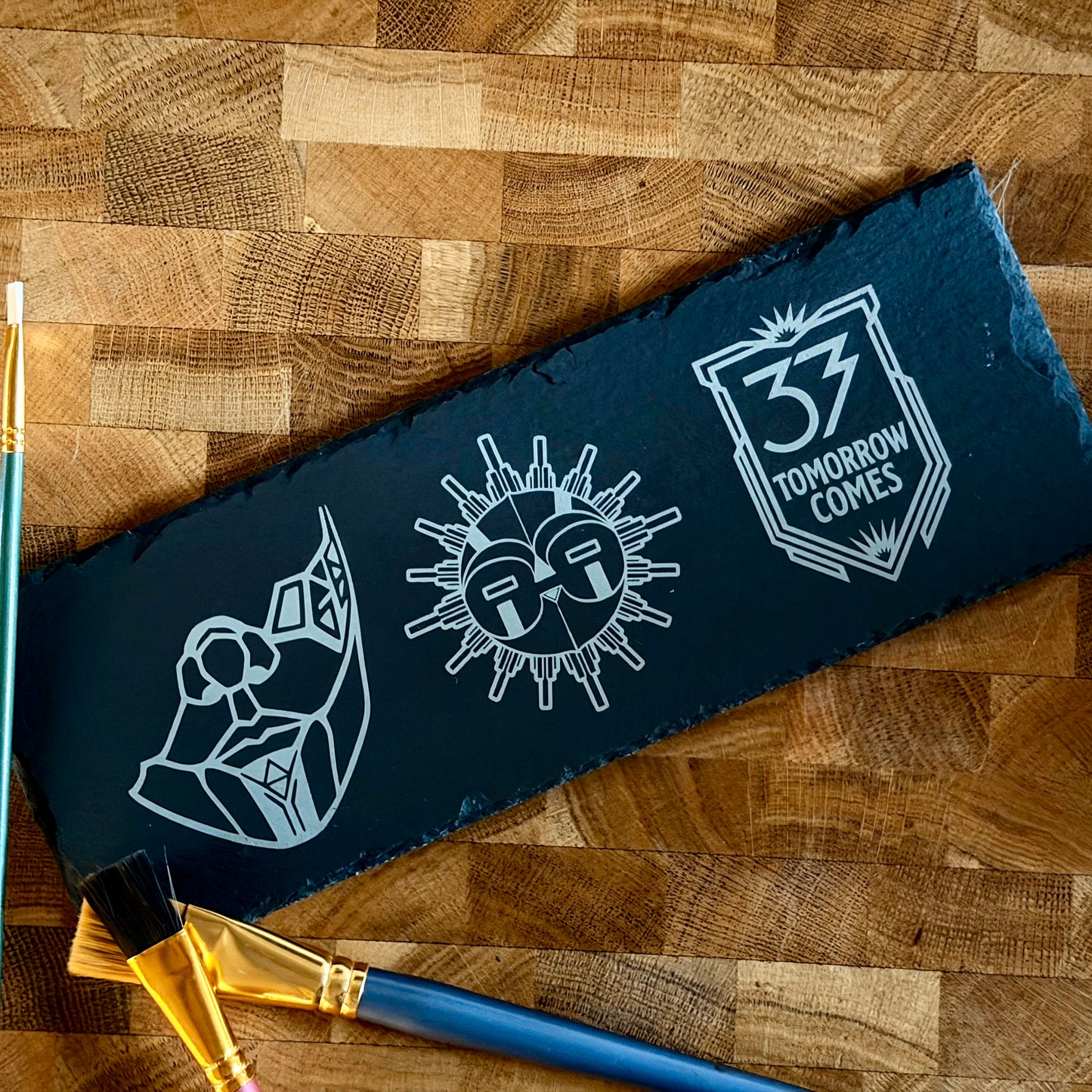 Ardoise gravée | Clair Obscur : Expédition 33 | Grav' & Vous