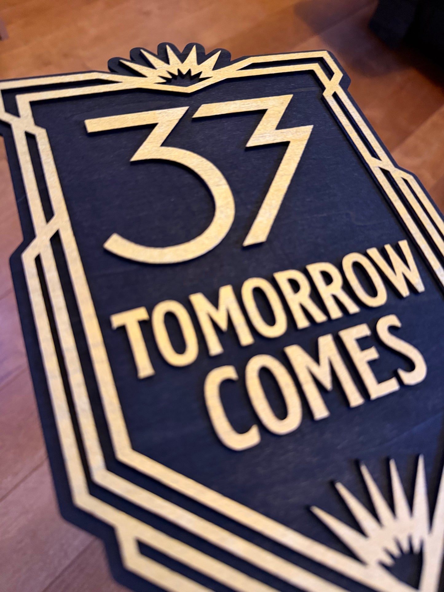 Ecusson Clair Obscur : Expédition 33 | Tomorrow Comes | Grav' & Vous