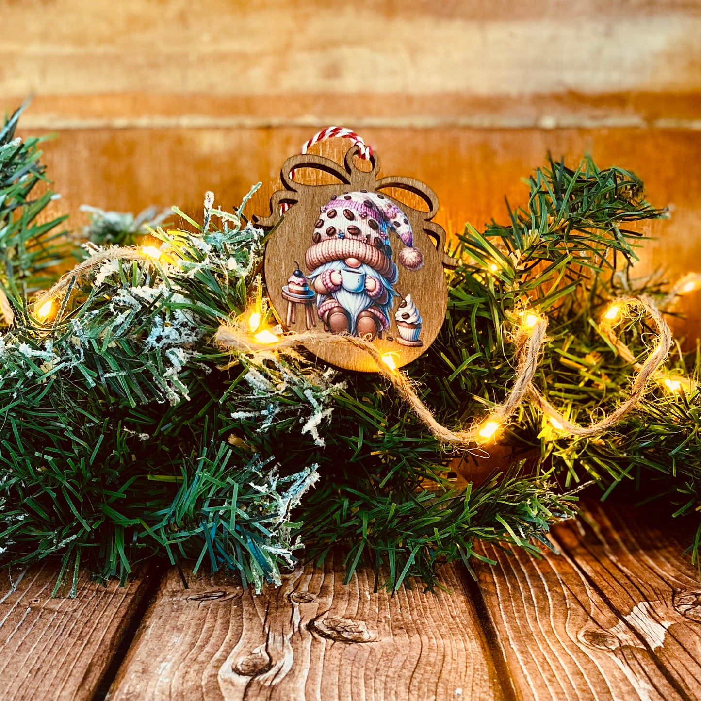 NOËL | Boule de Noël en bois | Gnome café ☕🎄 | Grav' & Vous