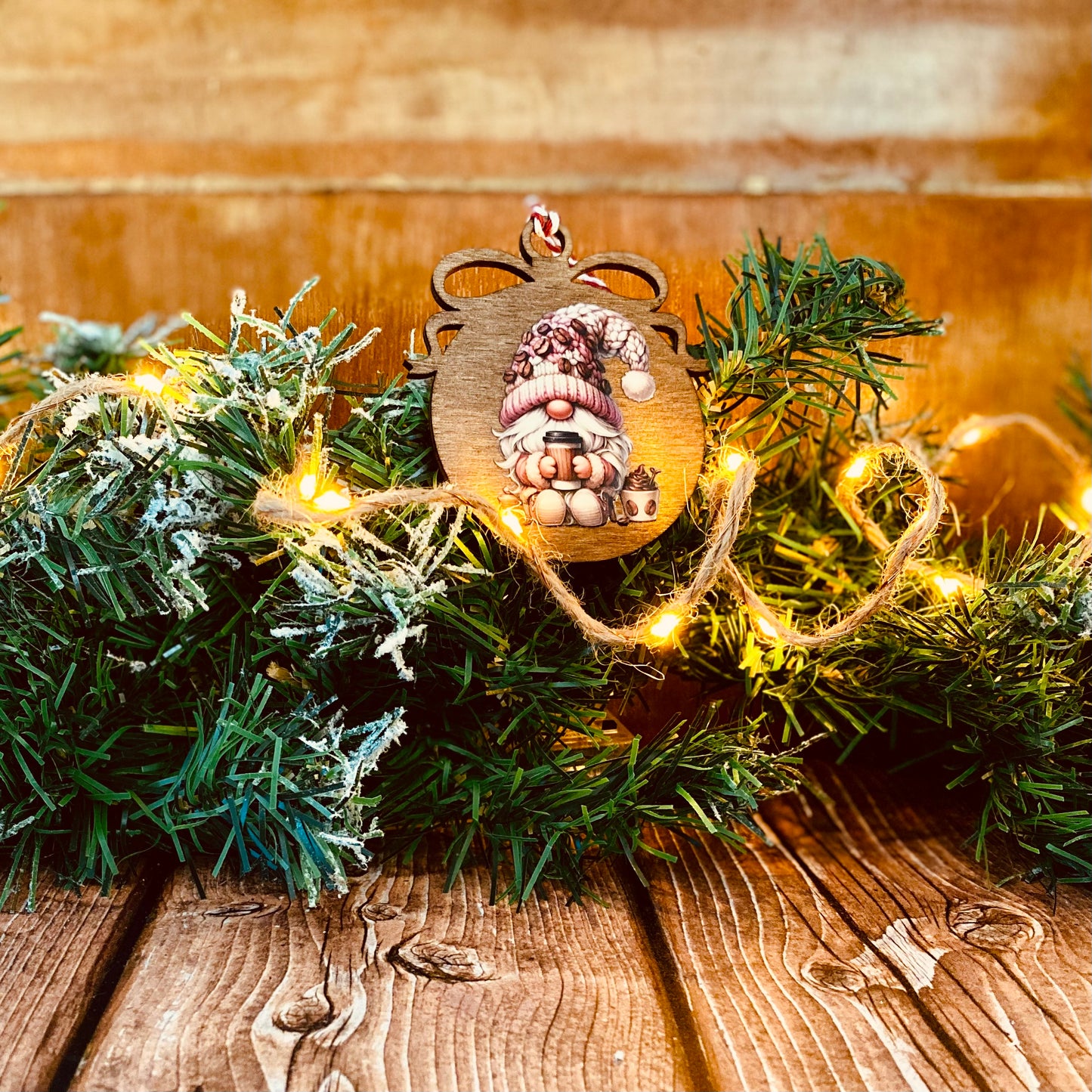NOËL | Boule de Noël en bois | Gnome café ☕🎄 | Grav' & Vous
