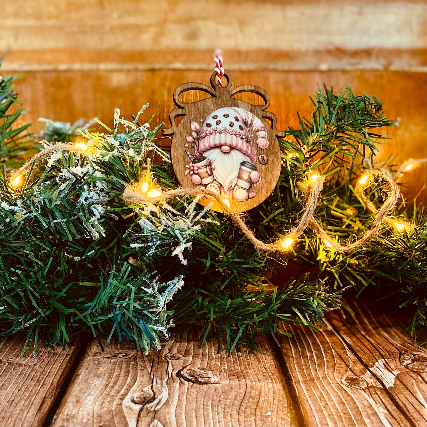 NOËL | Boule de Noël en bois | Gnome café ☕🎄 | Grav' & Vous