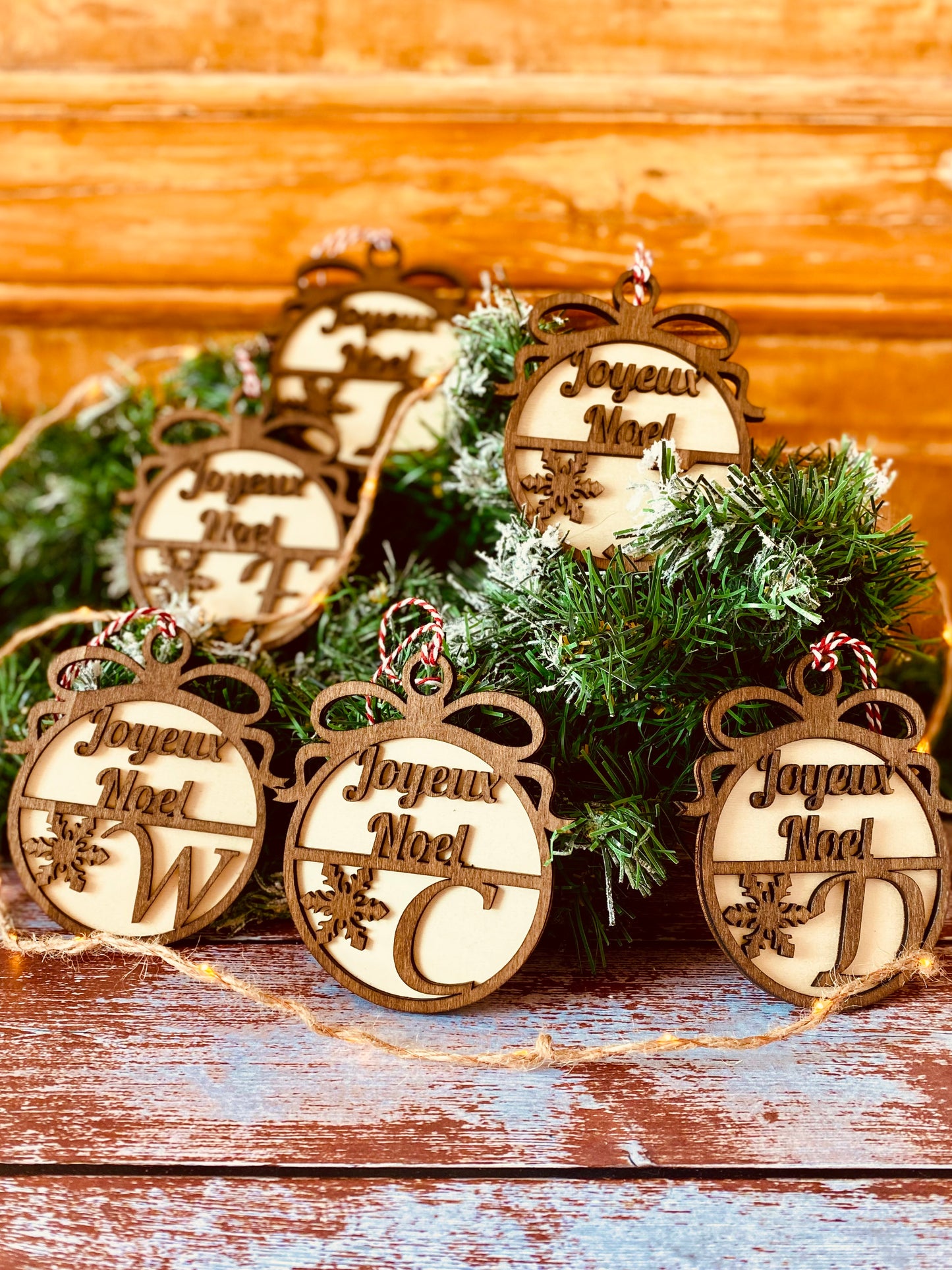 NOËL | Boule de Noël en bois | Initiale | Grav' & Vous