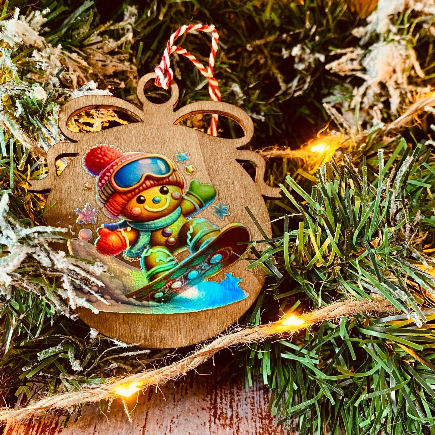 NOËL | Boule de Noël en bois | Holographique ☕🎄 | Grav' & Vous