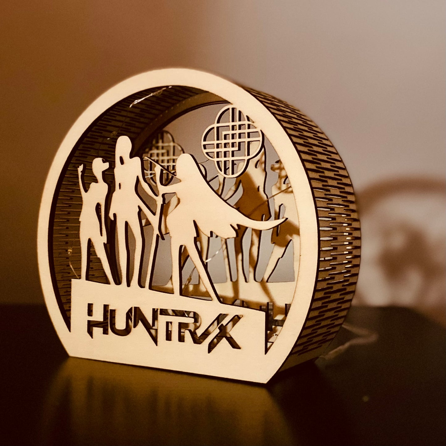 Lanterne Box K-POP | Bois découpé au laser & LED à pile | Grav' & Vous