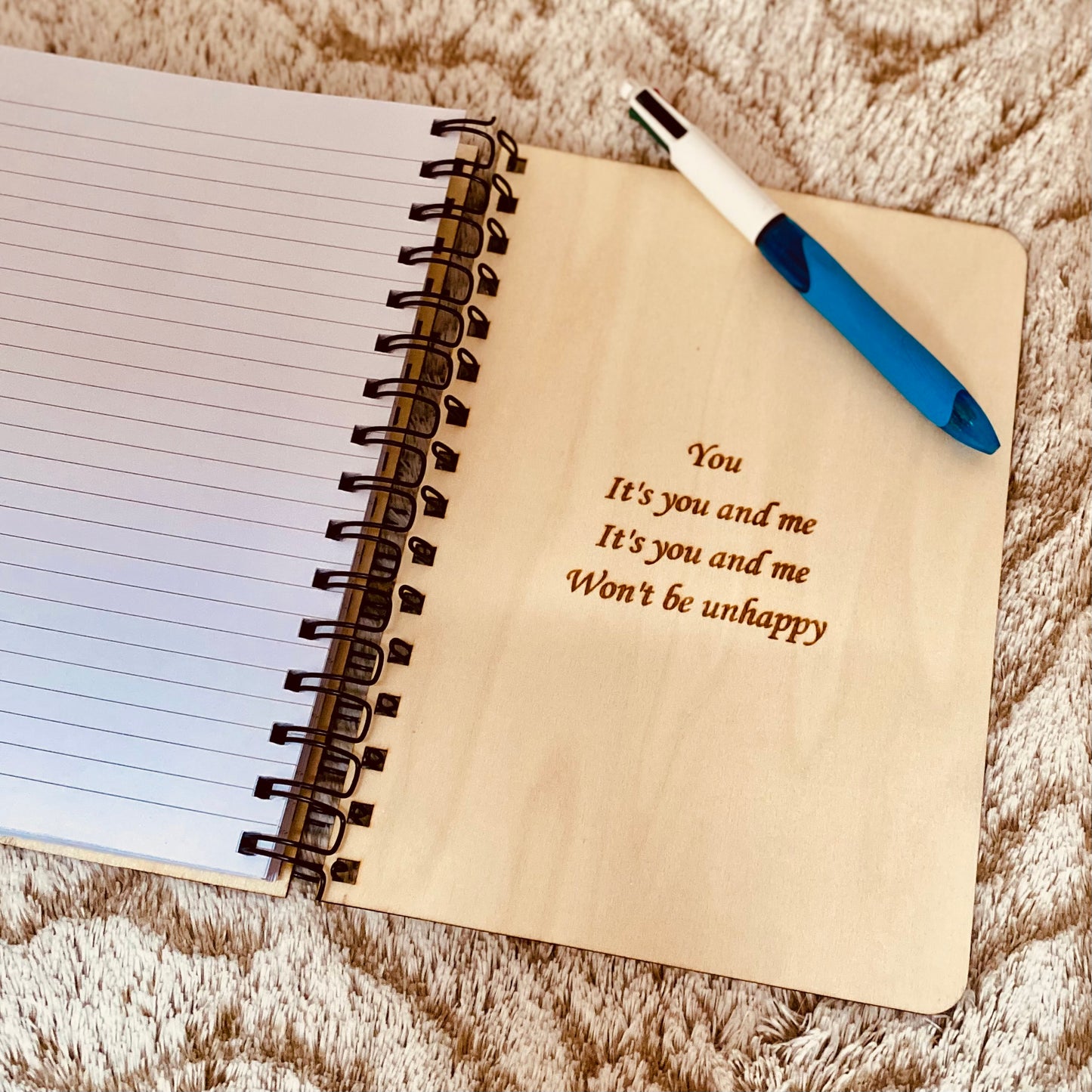 Carnet A5 en Bois – “Running Up That Hill” - Grav' & Vous