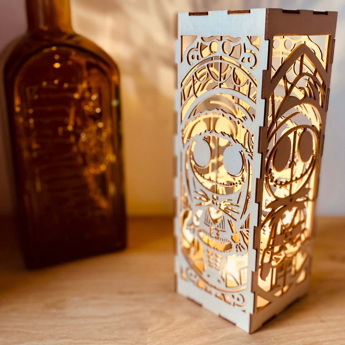 Lampe décorative en bois | Ajourée | Grav' & Vous