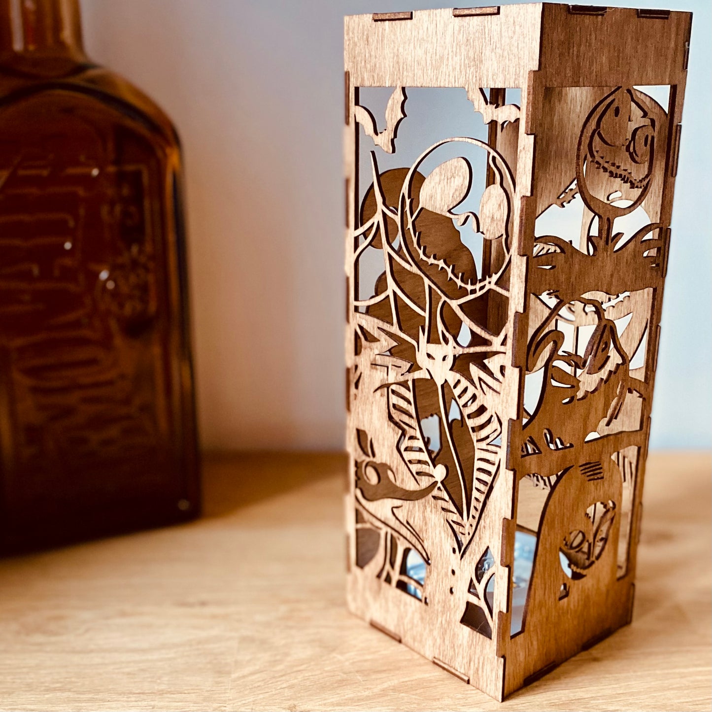 Lampe décorative en bois | Ajourée | Grav' & Vous