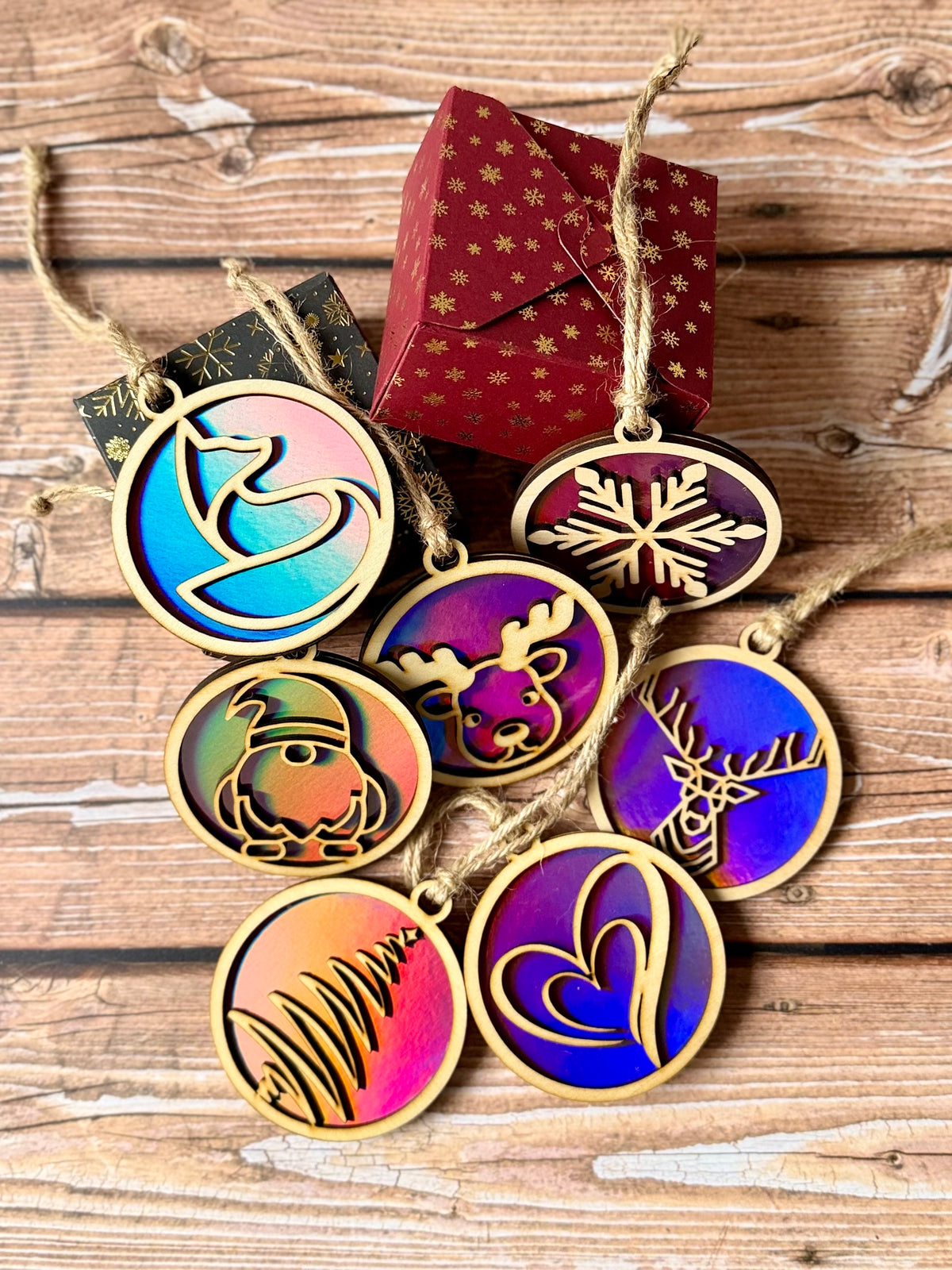 Pack 7 boules de Noël en bois et holographique | Grav' & Vous