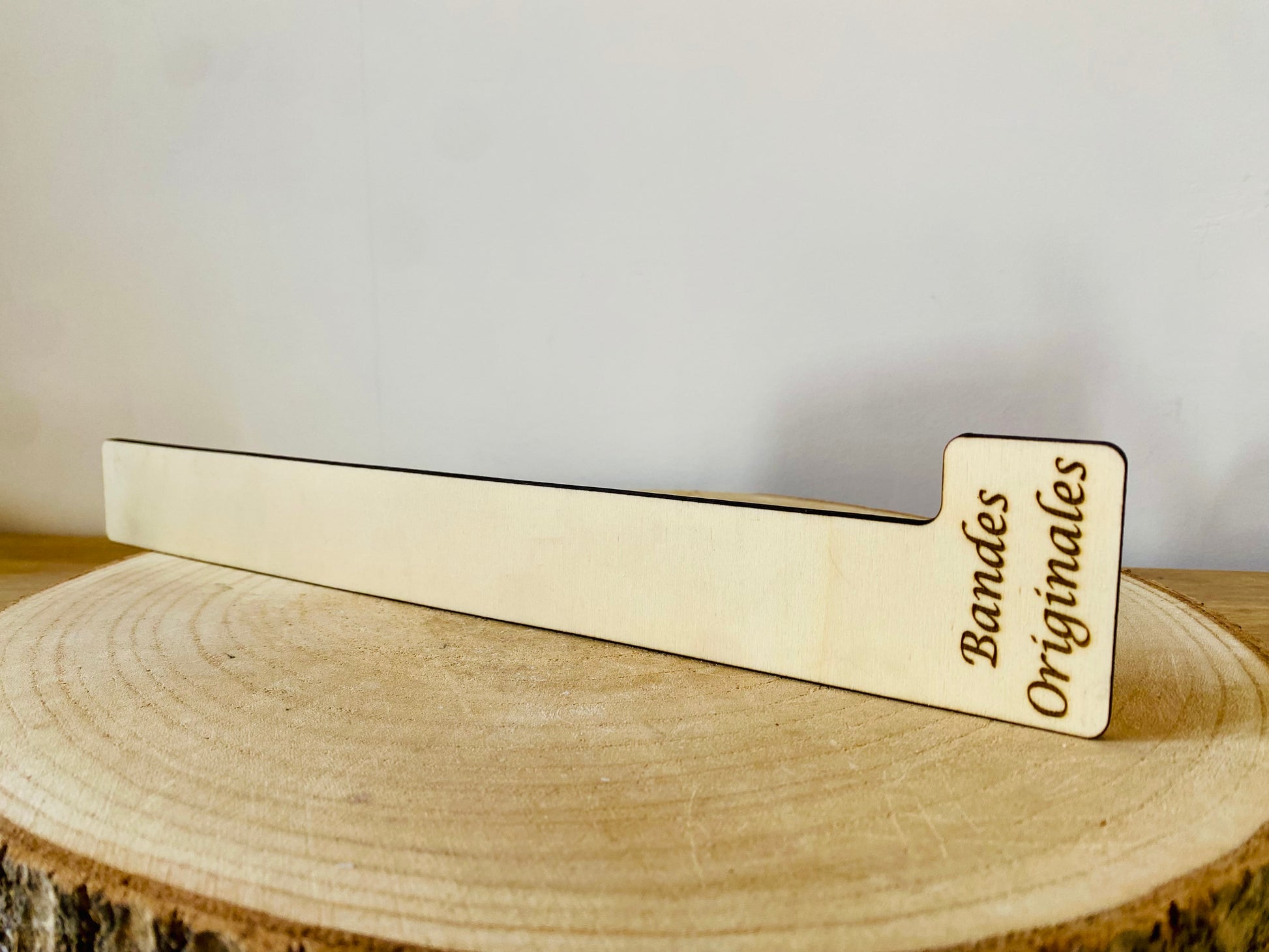 séparateur en bois gravé "bandes originales" pour vinyles