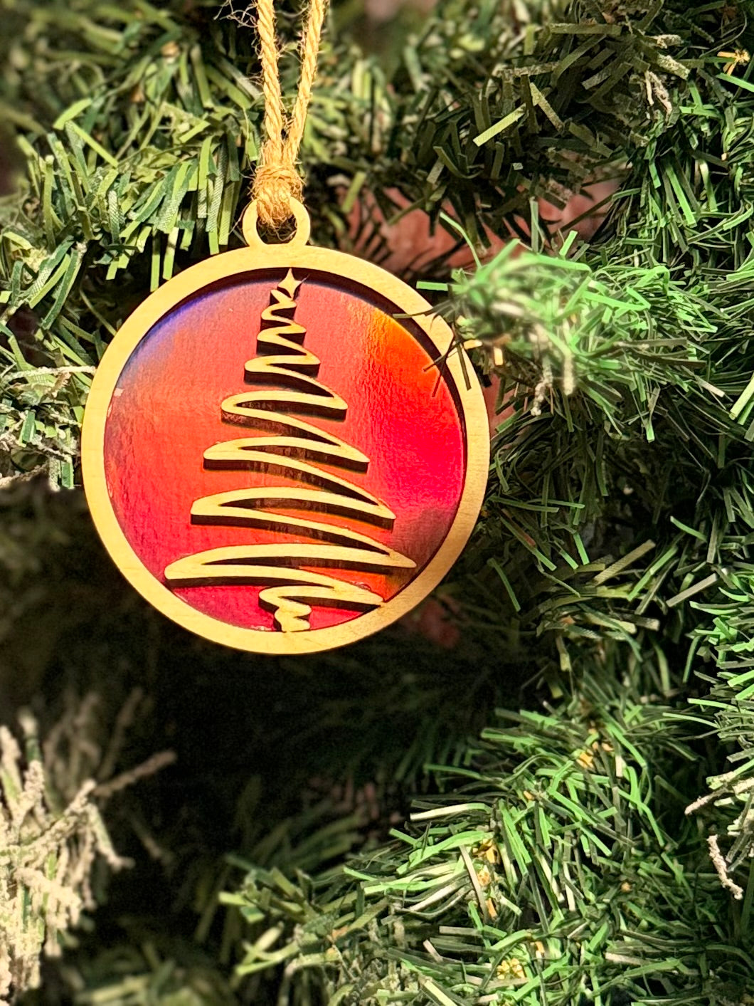 Boule de Noël en bois | Sapin | Grav' & Vous