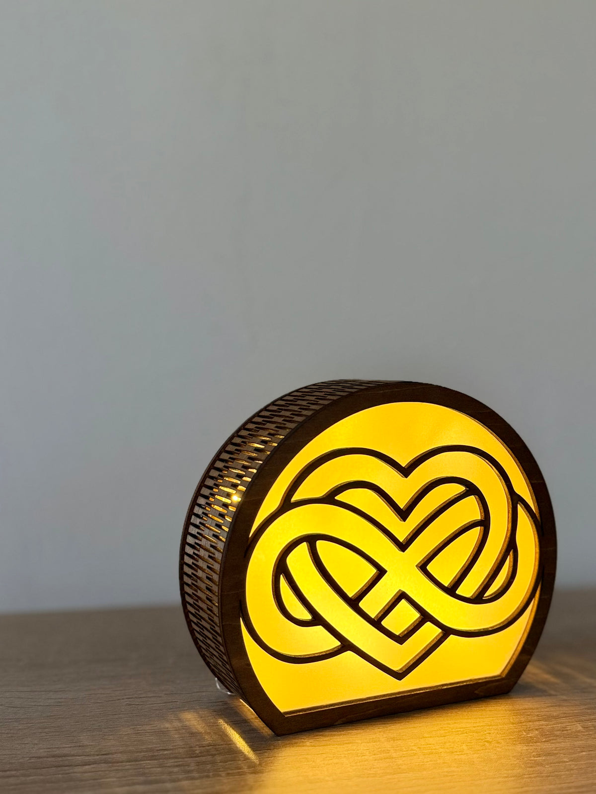 Lampes décoratives en bois | Amour infini | Grav' & Vous