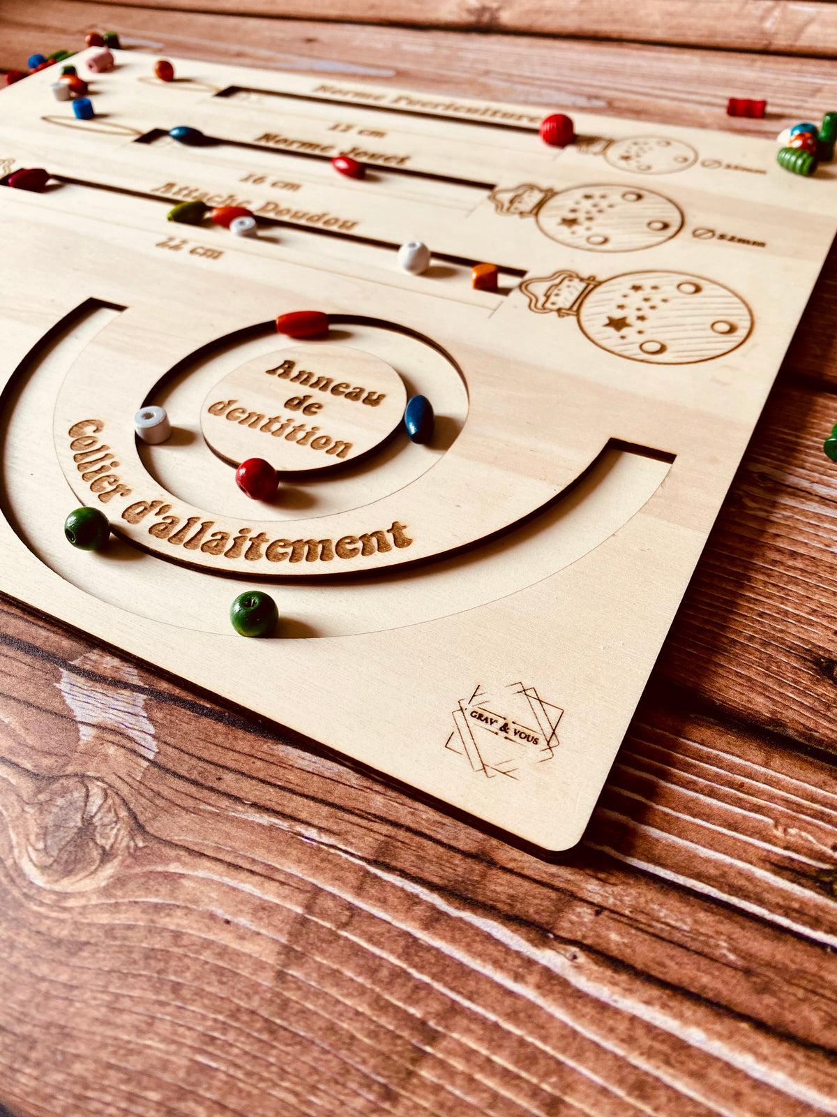planche gabarit attache tétine collier allaitement anneau dentition